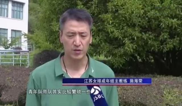 我和亲女在火车上做爰